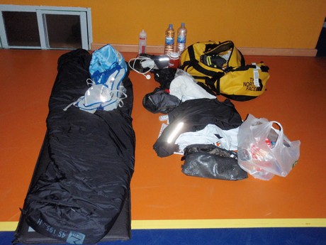 Min soveplads i sportshallen